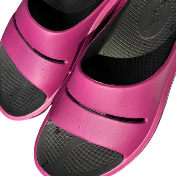 Oofos Oomega Ooahh Stacked Sandals - Picture 7 of 8